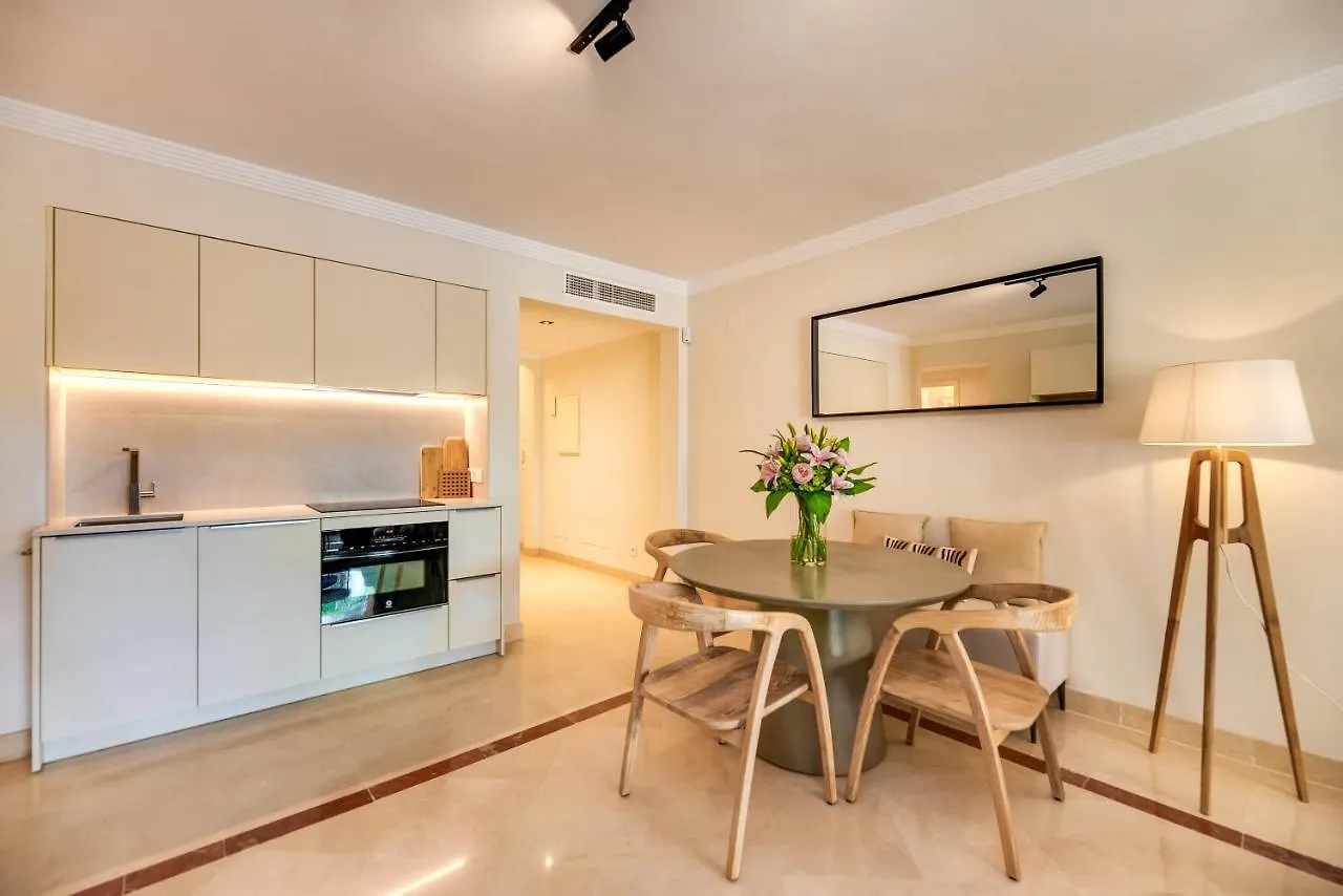 Vacation Marbella I El Palmeral, Top Location, Ground Floor Apt, Newly Furnished Apartamento